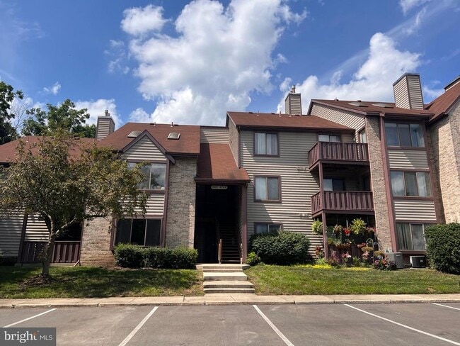 Building Photo - 4204B Aberdeen Dr Rental