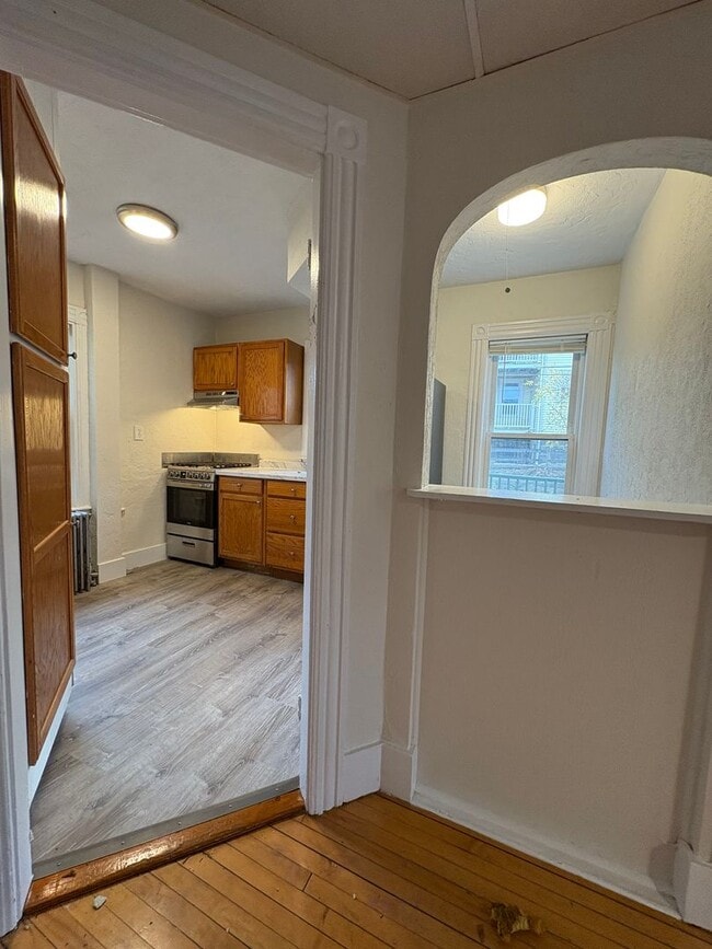 Building Photo - 17 Essex St Unit Apt. #2