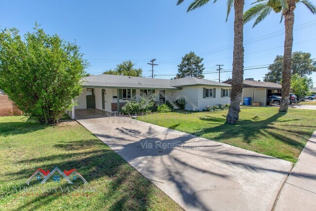 3409 E Indianola Ave