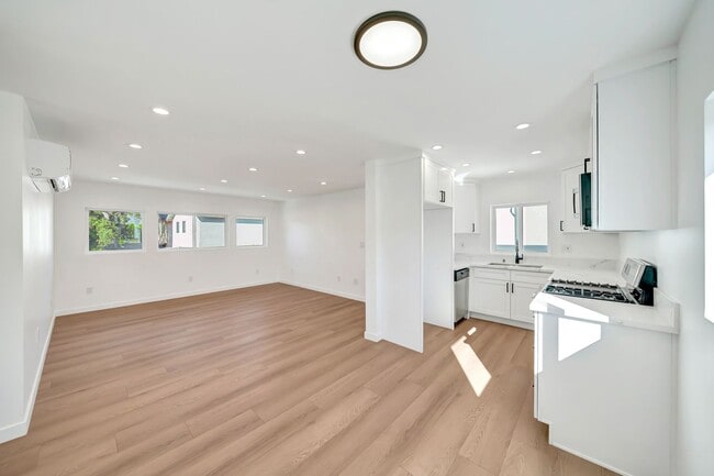 Photo - 8322 Wyngate St Unit 8322 Wyngate