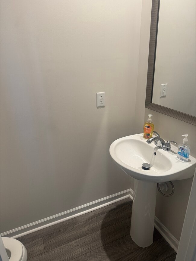 Photo - 846 Manitou Cir