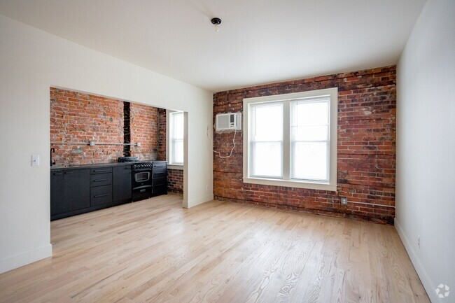 Building Photo - The Charlotte Apartments