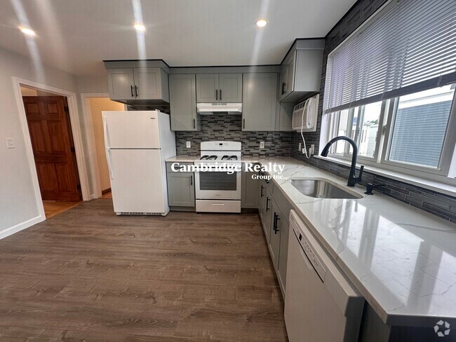 Building Photo - 251 Elm St Unit 3T Rental