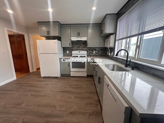 Photo - 251 Elm St Apartments Unit 3T