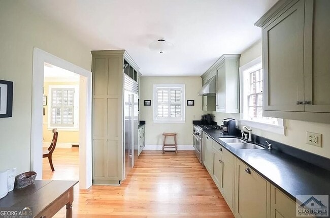 Photo - 482 Highland Ave