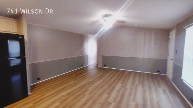 Photo - 741 Wilson Dr