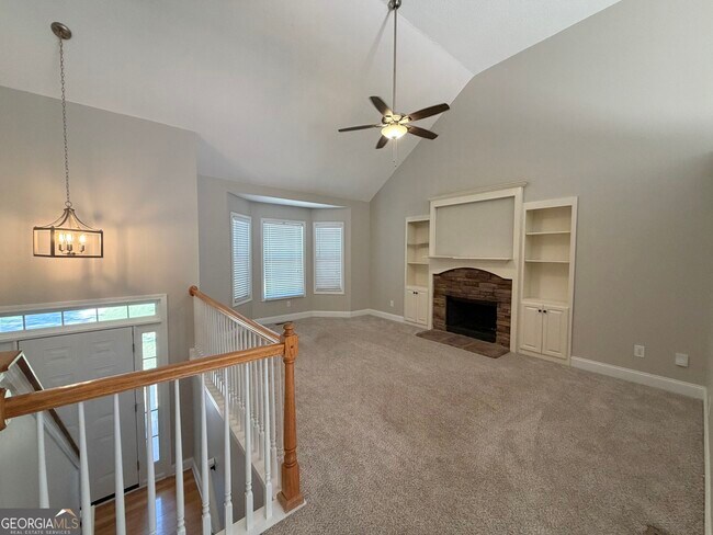 11 Woodvine Ct