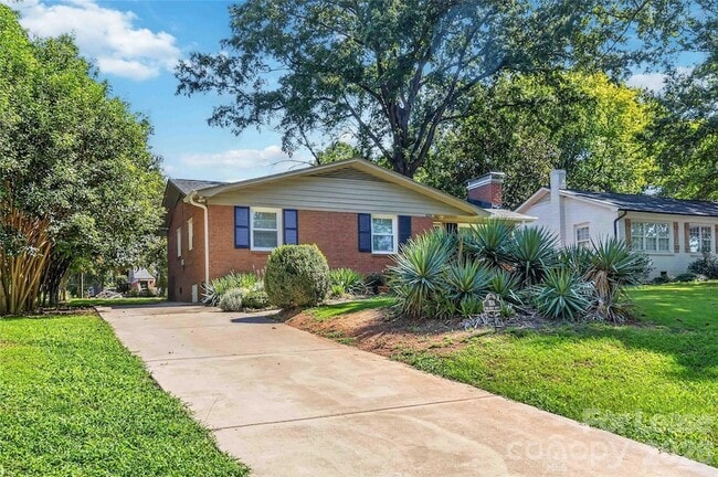 1634 Van Buren Ave