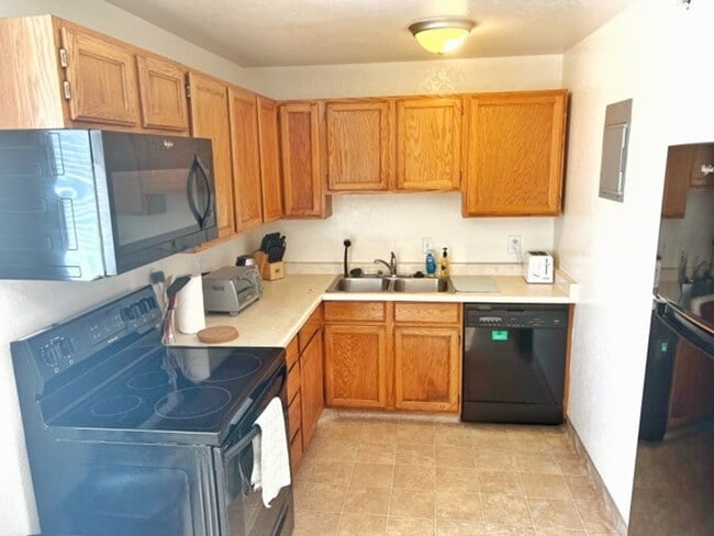 Photo - TWO SPOTS at the Old Mill apartments for Fall 2026! Unidad C