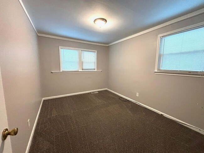 Photo - 11340 Fisher Ave