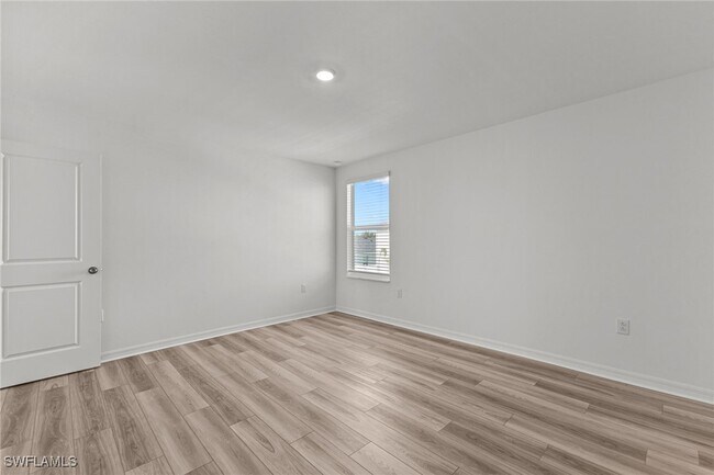 Photo - 43153 Wild Indigo Rd