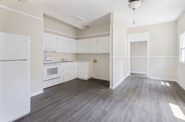 Kitchen - 521 Bayne St Unit 2