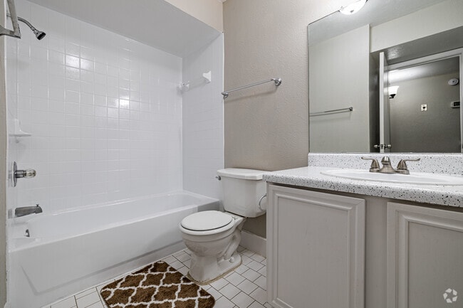 A1 - 1BR, 1BA - 717SF - Bathroom