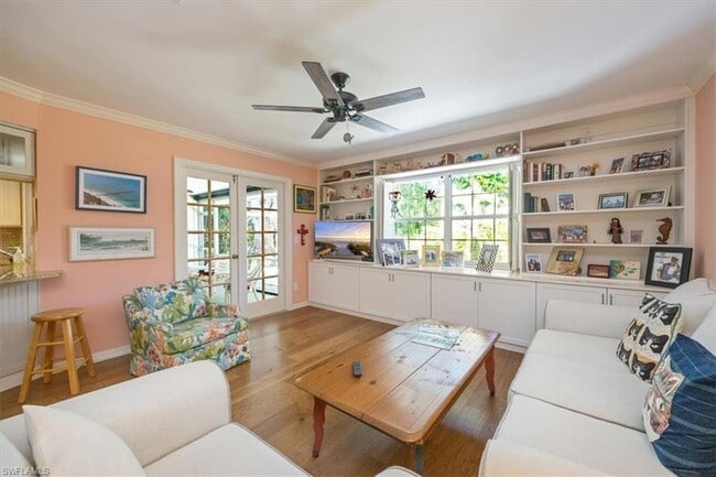 Photo - 587 Parkwood Ln