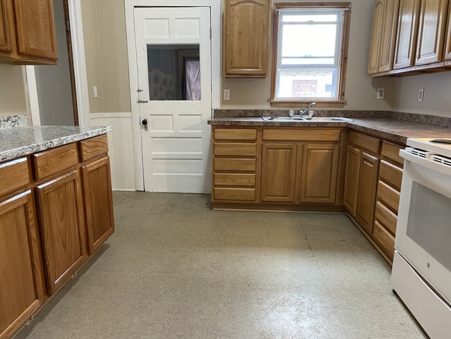 Kitchen - 161 W 3rd St Unit 161