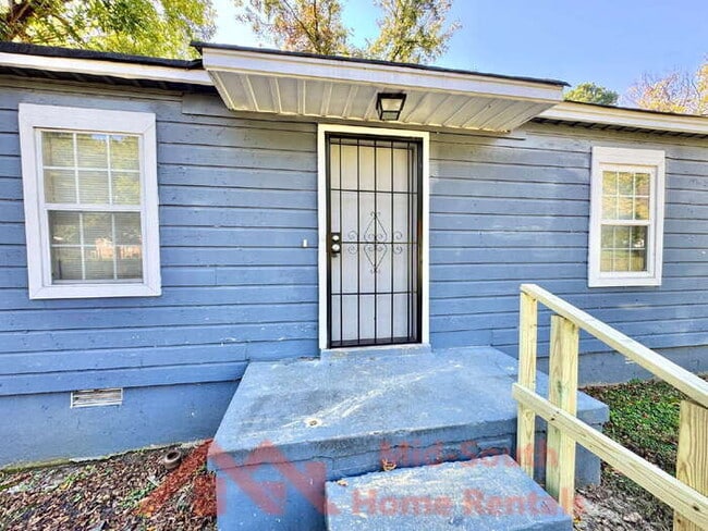 Photo - 1761 Winston Dr