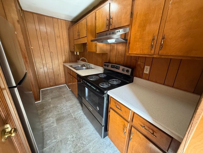 Photo - 586 Franklin St