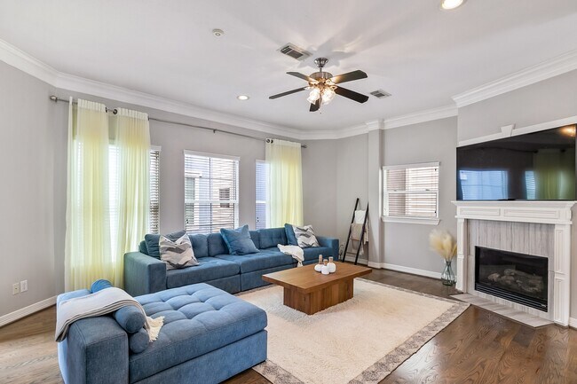 Photo - 3011 Houston Ave