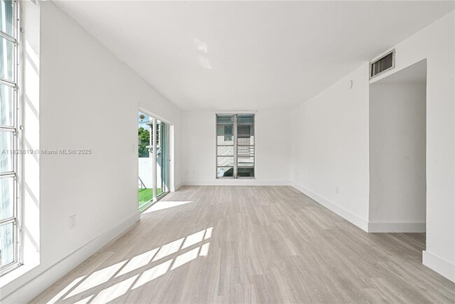 Photo - 8305 Crespi Blvd Unit 2D