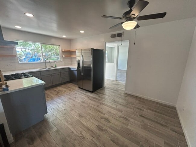 4030 W Ashland Ave