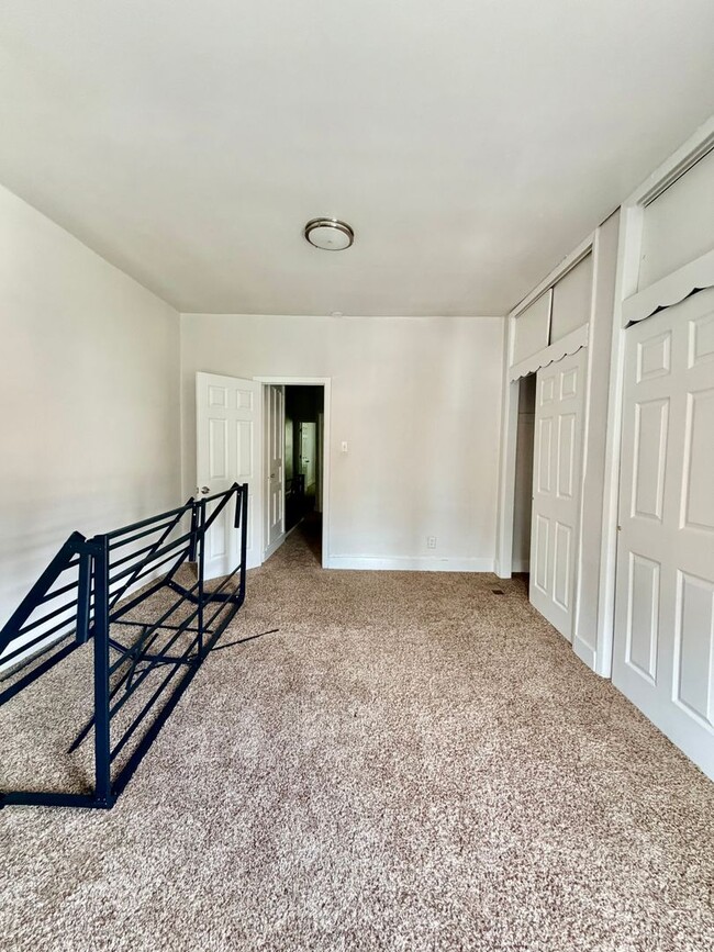 Photo - Spacious 3-Bedroom Home with Central A/C, In-Unit Laundry & Pet-Friendly Living