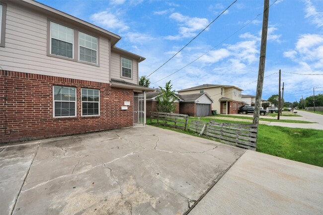 Photo - 3738 Lehall St