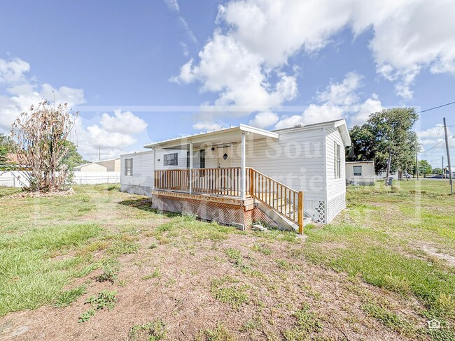 Building Photo - 1155 Meadow Lawn Street