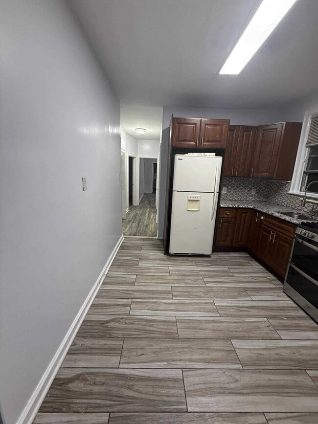 Photo - 225 McAdoo Ave