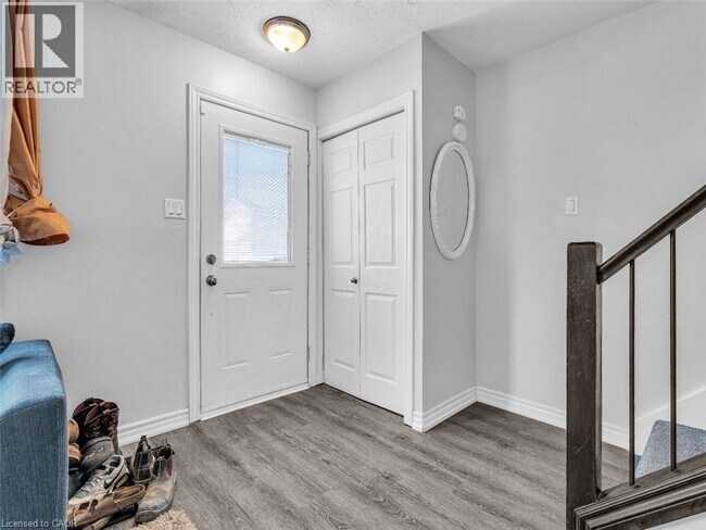 Photo - 835 Jalna Blvd