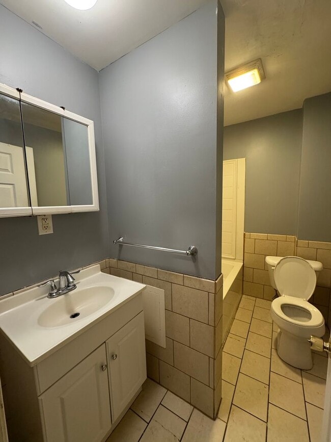 Photo - NO SECURITY DEPOSIT REQUIRED! One Bedroom Apartment in Kingston! Unidad 3