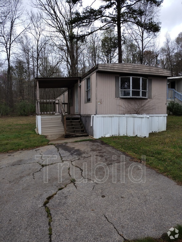 Building Photo - 17 Poole Cir Rental