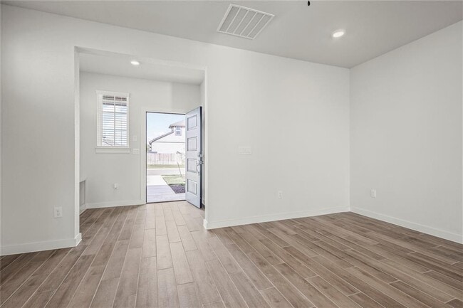 Photo - 187 Everglades Dr