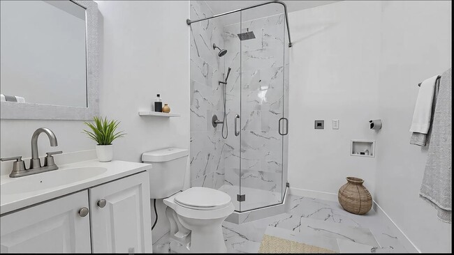 Photo - Charming 1-Bedroom Apartment in Sherman! Unidad 121 W Moore St -  101