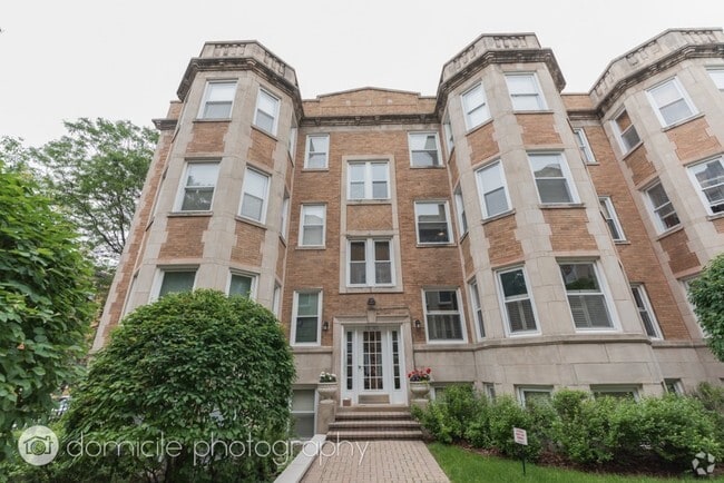 Building Photo - 863 W Cornelia Ave Unit 2 Rental