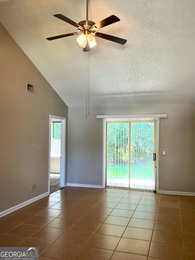 410 Admiral's Walk Dr