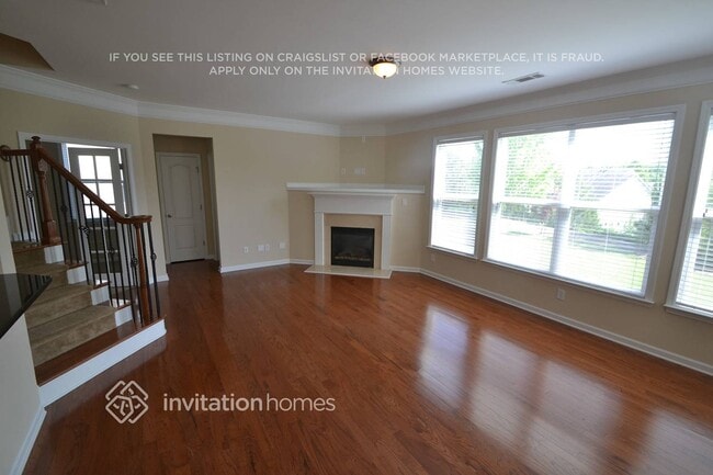 Photo - 404 N Hampton Trail