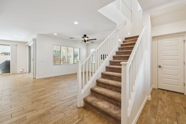 Photo - Modern 4-bedroom, 3.5-bathroom single-family home in the heart of North Tempe