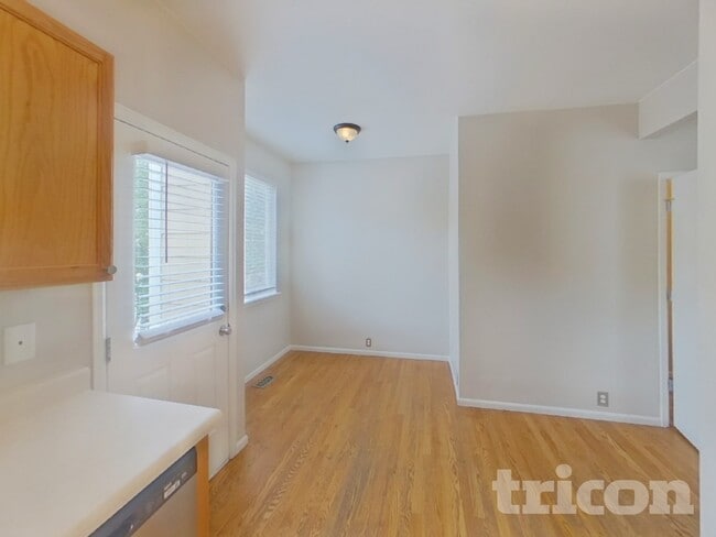 Photo - 2434 St Paul Dr