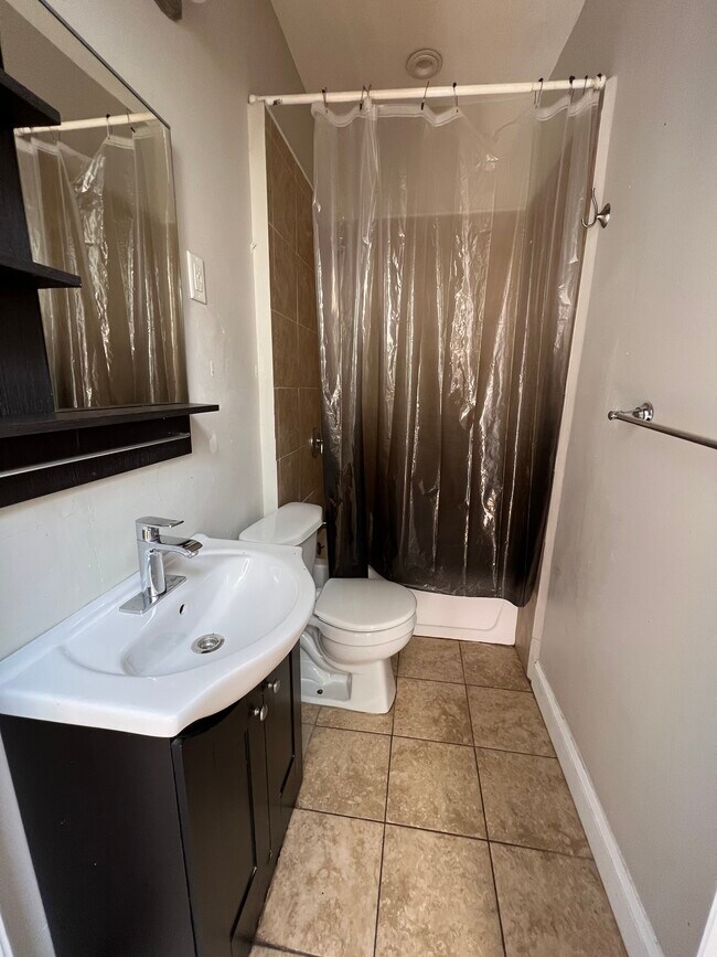 Photo - 1000 Memorial Dr Unit 2F