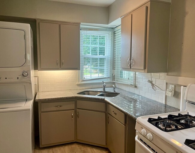 Photo - Great location in Garden District seconds from Downtown and LSU!