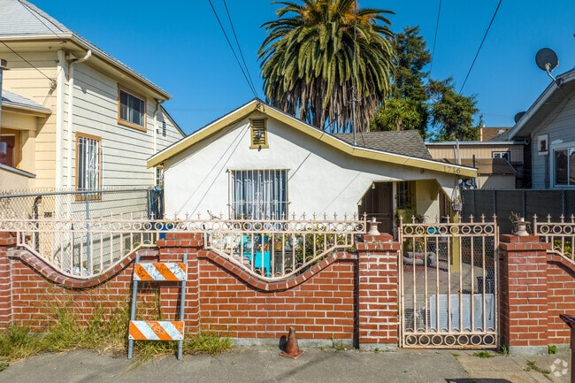 Frente del edificio - 1716 46th Ave