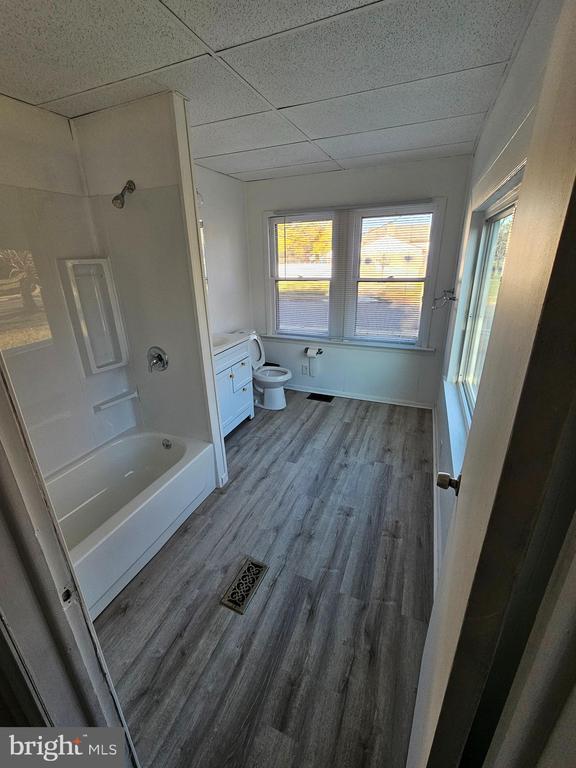 Photo - 959 S Main St