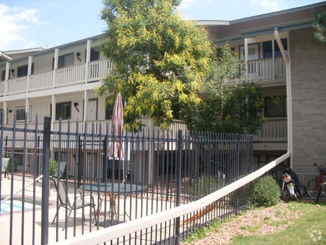 Building Photo - Condo Available At Chateau Village West wi...