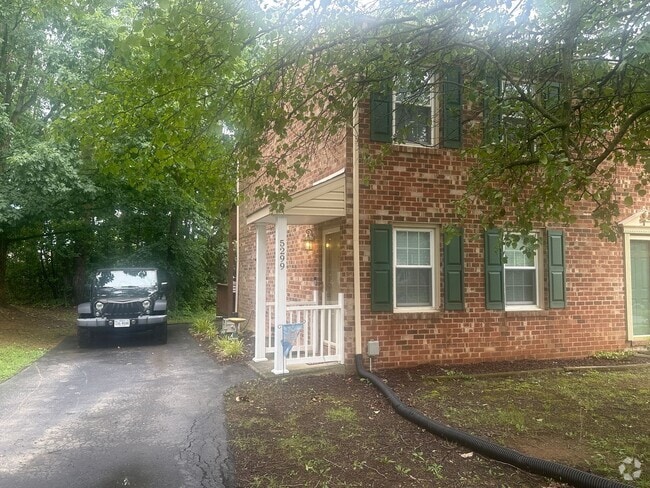 Building Photo - North Roanoke County! Rental