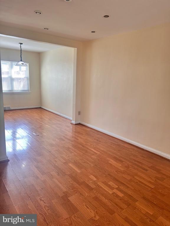 Photo - 3433 Clay St NE