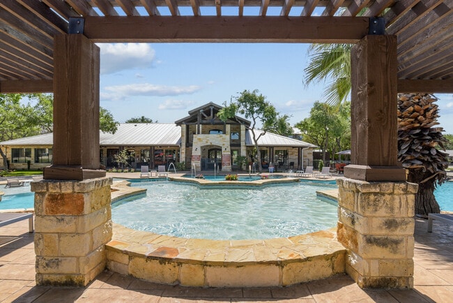 Photo - Platinum Shavano Oaks