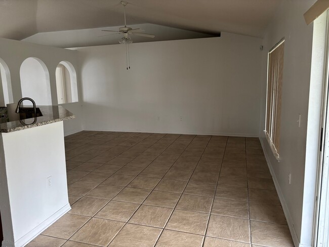 Photo - 305 Cocoa Ct