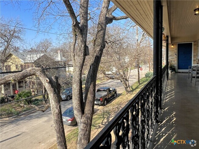 Building Photo - 3309 Grooms St Unit 207 Rental