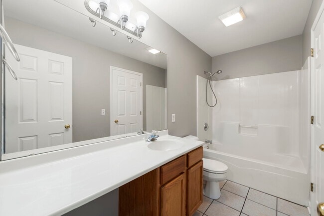 Photo - 1493 Stonefield Dr