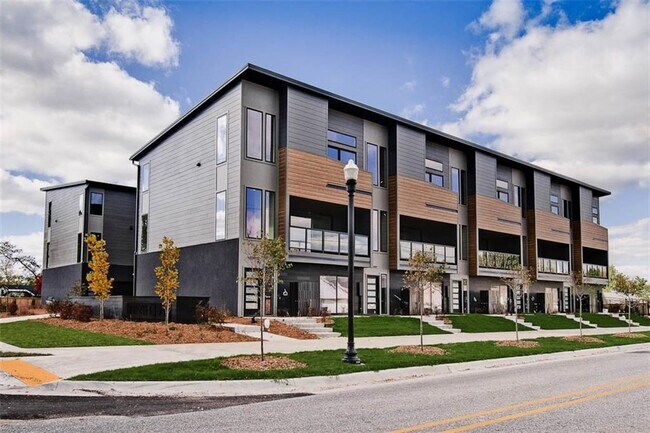 Photo - 214 NW 9th St